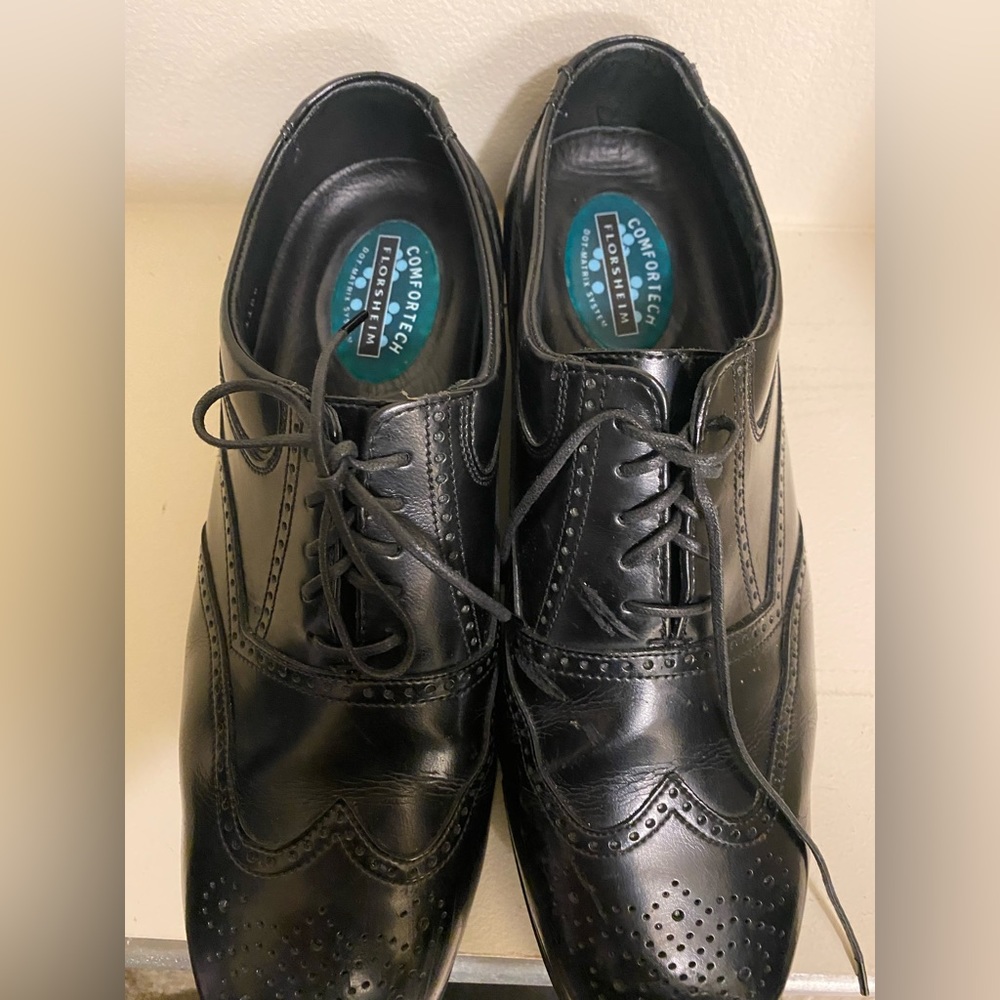 Size 10 men’s Florsheim Oxford black comfortech